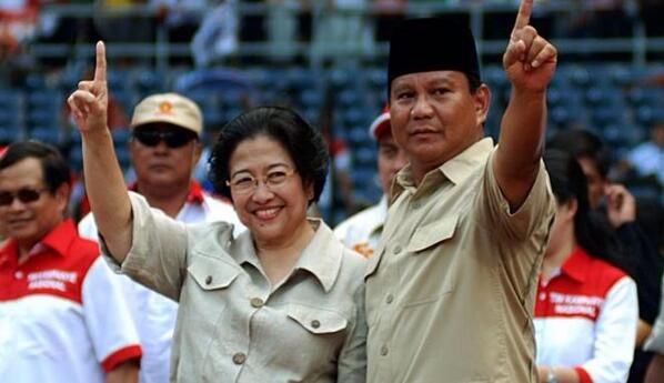 Fahrihamzah's tweet photo. Dulu tidak melanggar HAM, sekarang melanggar HAM. #NggakMikir http://t.co/Nv2vuCxP44