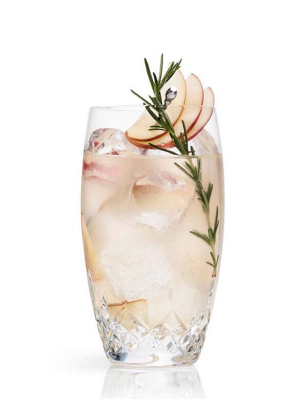 AtTheHeels's tweet photo. Wouldn't this be refreshing on your wedding day! #foodinmydrinkissexy http://t.co/jeXr0k8VFY http://t.co/l7EUd6IO8O
