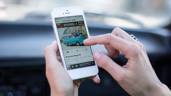 8tracks tweet media