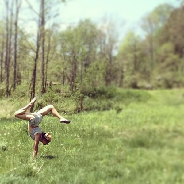 We really need a mower... Lol! 😂 #handstand #havefundoyoga #happy #yoga #yogi #yogapose #yogaeverywhere #yogaever...