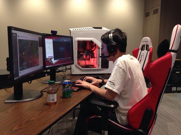 HyperX's tweet photo. . @TeamSoloMid's @TSMTheOddOne streaming right now from the #HyperX game room --> http://t.co/q7NxKKC1Wp http://t.co/G0KyJ6LwPj