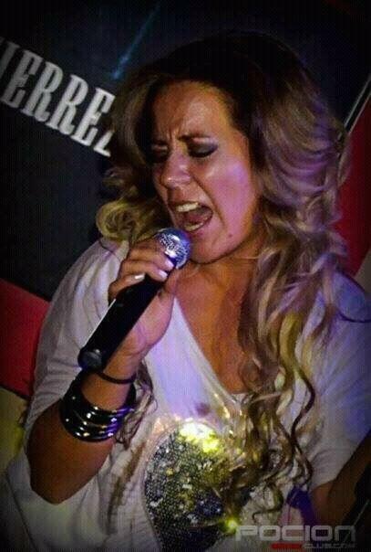 sergiopaez100's tweet photo. Esta Noche...
Mikaela en ViVo! http://t.co/3M4N7dtuk6