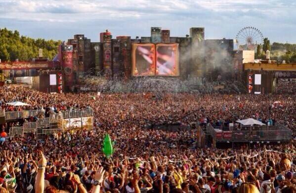 Rave Pics tweet media