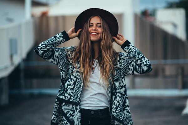 theiconicau's tweet photo. #FREEBIEFRIDAY: Follow &amp; Retweet 'til 5pm to WIN 1 of 2 #Oneill knits today, perfect for snuggling into this season! http://t.co/OKOTrS6Pan