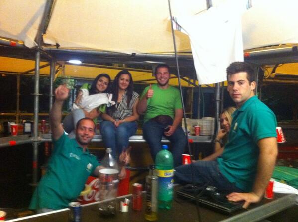 barrasecons's tweet photo. Y aquí seguimos la gente con arteeee!!! http://t.co/WUK30rpbYo