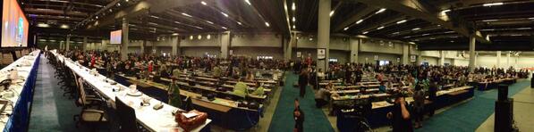 Tony_Tracy's tweet photo. This is what democracy looks like! Nearly 5,000 union delegates from coast-to-coast-to-coast. #canlab #canlab2014 #1u http://t.co/O1cXi5llyT