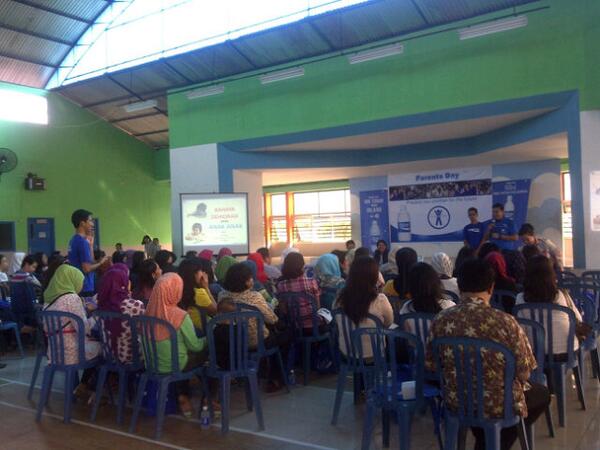 Seminar Parents Day Pocari Sweat di Sekolah Paramount Palembang dengan tema "Pendidikan sexs dini untuk anak"
