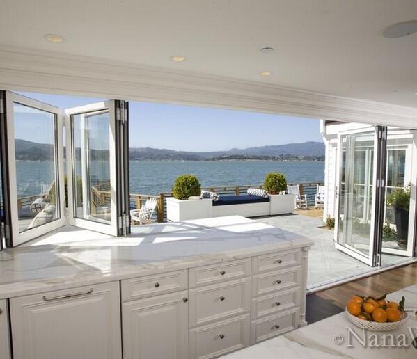 gina_fender's tweet photo. A kitchen to sunroom luxury! #nanawall #LakeLife http://t.co/Rvp3bwXwyz