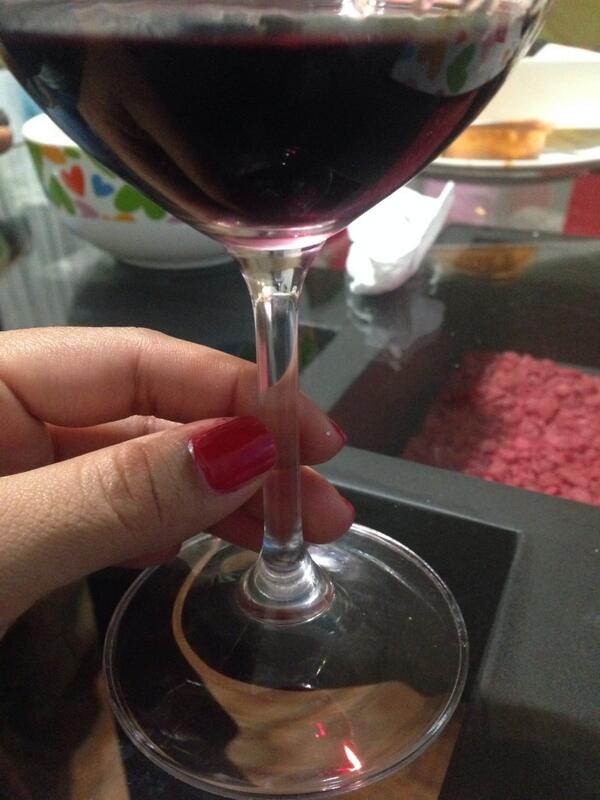 Yee3's tweet photo. En vinos http://t.co/Z2BeV549Ja
