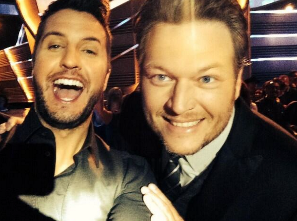 countrysayingss's tweet image. But first... Let me take a selfie