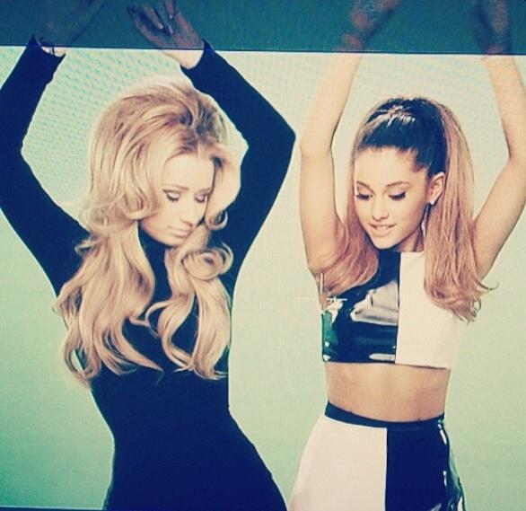 brockwayfancy's tweet image. Can we just👸👩💗 #problemvideosoon