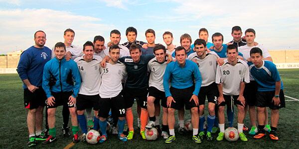GolRIOJA's tweet photo. NOVENTA MINUTOS DE SUPERVIVENCIA. La #OyonesaRegionalSi, afronta una doble final en el derbi | http://t.co/DzQkxp6GIt http://t.co/6UsEMDxWyo