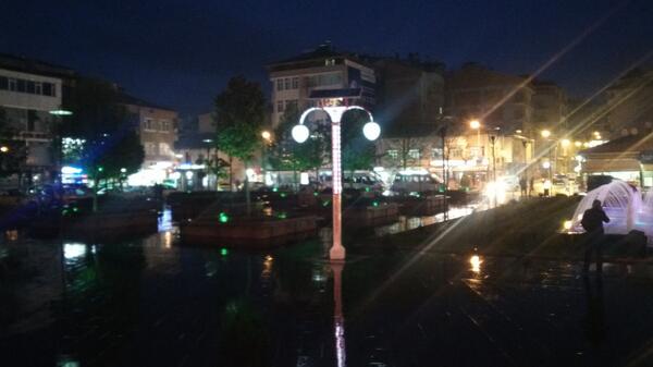 Parkimiza gunes enerjisi kullanan aydinlatma