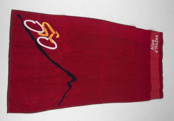 alpedhuzes's tweet image. We hebben 'm weer! Het echte #ad6 badlaken! Nu in de webshop. Wie zou jij willen afdrogen? ad6.nl/SBggID