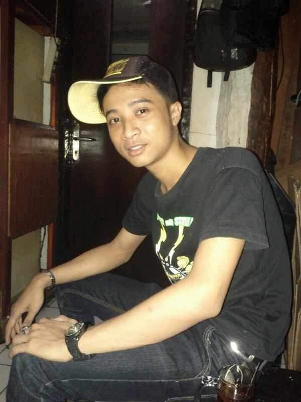 every day and every night (@ Venue Bar &amp; Lounge - <a href="/venuevenue/">venue bar and lounge</a>) 4sq.com/1nvfoj6