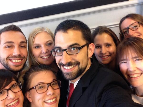 #ajmselfie: personal branding! cc @NaGCo  <a href="/romain_bardet/">Romain Bardet</a> <a href="/LeaGloor/">Lea Gloor</a> <a href="/ClineBi/">Céline Bilardo</a> <a href="/Emilytripstyle/">Emily Lugon Moulin</a> <a href="/cinziadalzotto/">cinzia dal zotto</a>