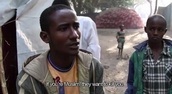 ACTforHumanity's tweet photo. Pemuda ini menceritakan bahwa umat muslim Afrika Tengah diburu &amp; dibunuh, beruntung ia bisa melarikan diri #SOSAfrica http://t.co/nrcep3FFlz