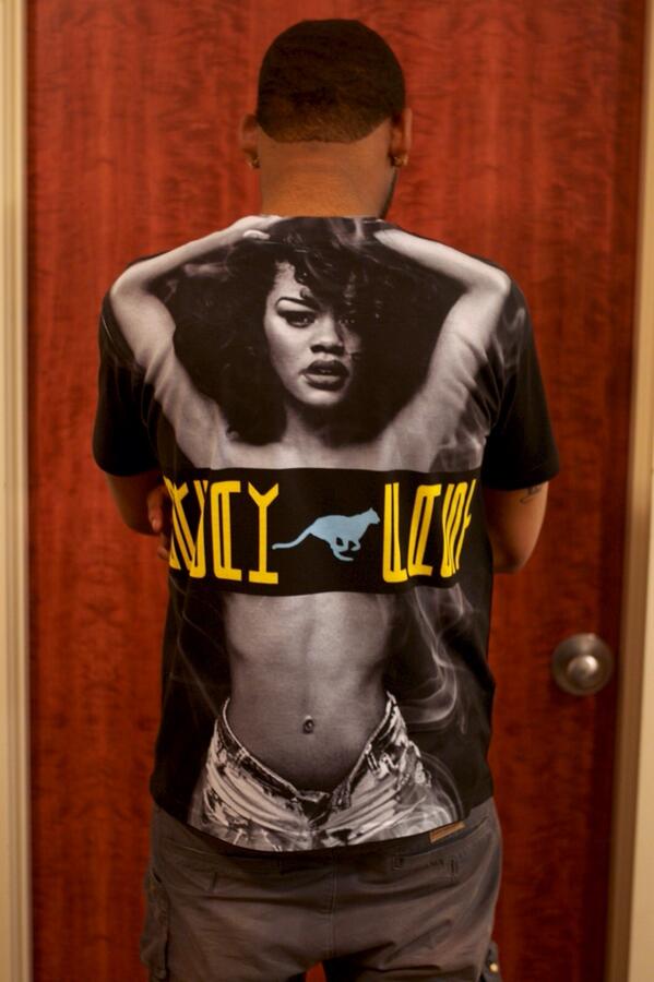 mutumbo7's tweet image. @TEYANATAYLOR u should wear my shirt