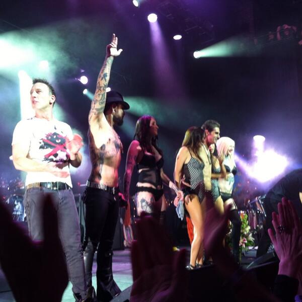 JimBoone9's tweet photo. Next up, Jane's Addiction.  I need to go on vacation more often. http://t.co/2z8dqDjJ1Y