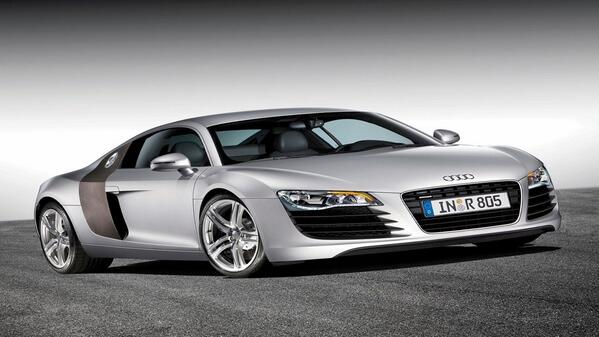 SimpleCars's tweet image. Audi r8's for the win! #audi #R8 #RETWEEET #CarSpotting #carlovers