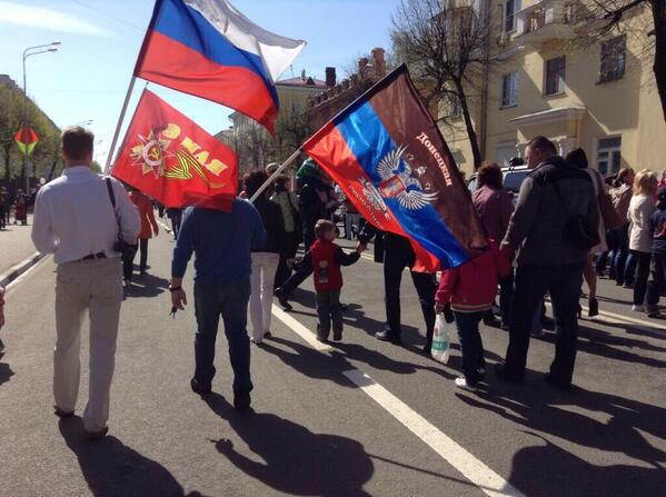 AlferovaYulya's tweet photo. Киев Донецку не указ! 
#Донецк #9мая #ДеньПобеды http://t.co/xUdLZj2omX