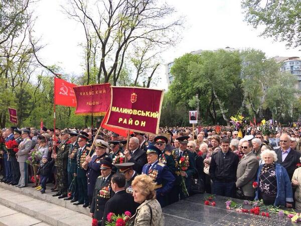 AlferovaYulya's tweet photo. Одесса, с Днем Великой Победы!!!
УРА! УРА! УРА! 
СПАСИБО!!!
#9мая #ДеньПобеды #Одесса http://t.co/3m729Viu9f