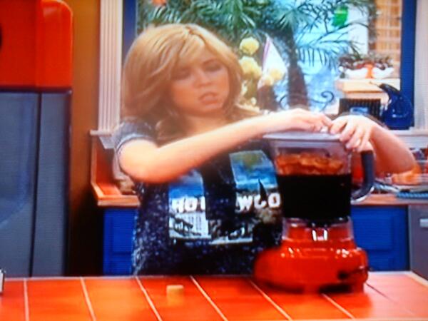 #Breakfast <a href="/jennettemccurdy/">Jennette McCurdy</a> #SamAndCat