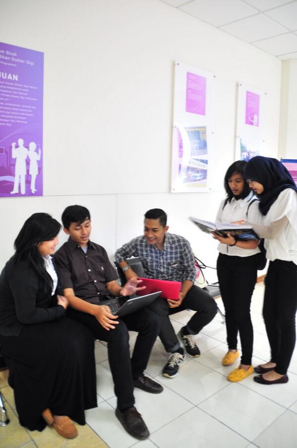 "Tidak ada waktu &amp; tempat yg dapat membatasi hadirnya ilmu" #HIMAKGMaranatha HardiknasPSMKGI <a href="/adelpunya/">Adelina Sihite</a> cc: <a href="/PSMKGI/">P S M K G I</a>