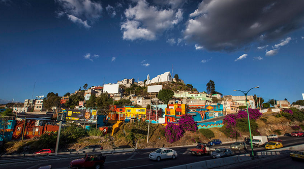 lxtb's tweet image. #urbanart Boa Mistura! La Colonia de las Américas on the outskirts of Querétaro, Mexico. Enjoy it from the highway!
