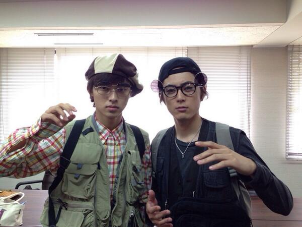 公式 ドラマ 弱くても勝てます 日付もかわり 今夜９時から放送の 弱くても勝てます 第５話 後ろ姿二人の正解は 山﨑賢人くんと間宮祥太朗くんでした 因縁の二人がこんな格好で何をしたかはドラマを見てください 弱くても勝てます Http T Co