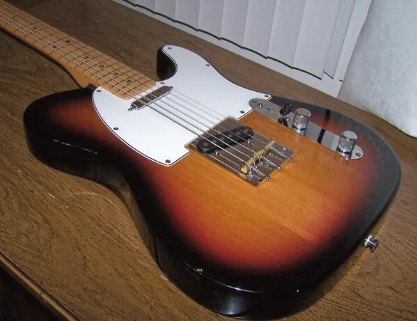 Pejamkan mata,mulai memainkan, rasakan keindahan nadanya,dan satukan dengan perasaan dalam hati