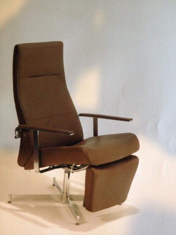 InfoMenno's tweet photo. Binnenkort bij ons de nieuwste relax fauteuil van het merk Kebe!!!
Relaxen is nog nooit zo heerlijk geweest!!! http://t.co/oeYbKS7Q9D