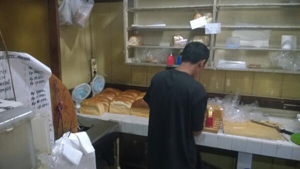 Itu tadi #FoodExperience gue di <a href="/roti_gempol/">Roti Gempol</a>. Harga terjangkau, kualitas juara! Selamat makan-makan!