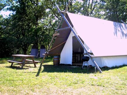 WeekendGlamping's tweet image. Camp des Milles Collines (31), Tepees, Tentes Prospecteurs + Découverte Chiens de Traîneaux : bit.ly/SHBapH.