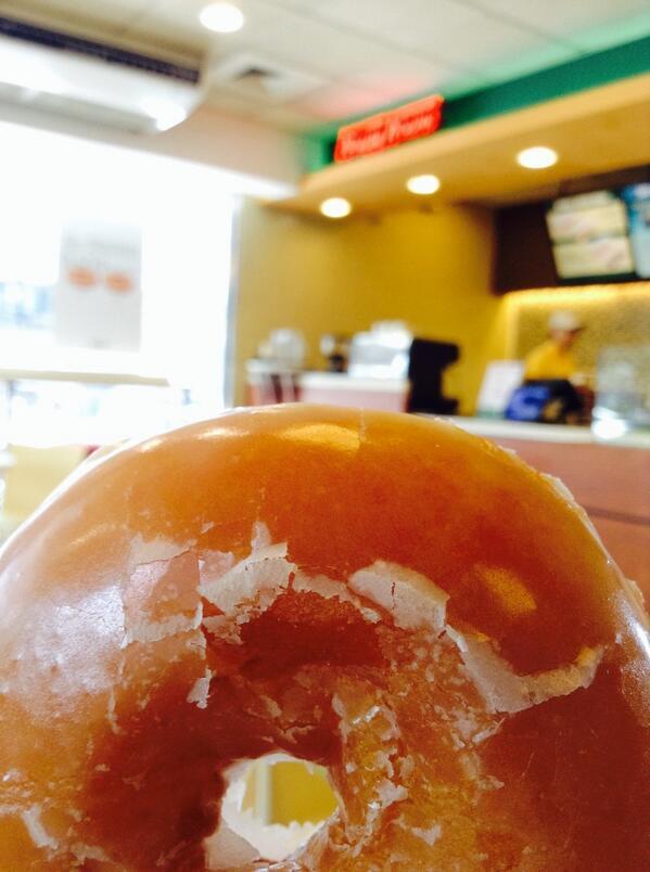 ROMANS_08's tweet image. Life without Jesus is like a donut, you got that hole right at the center. #truthapplied #reality #unrivaledchrist