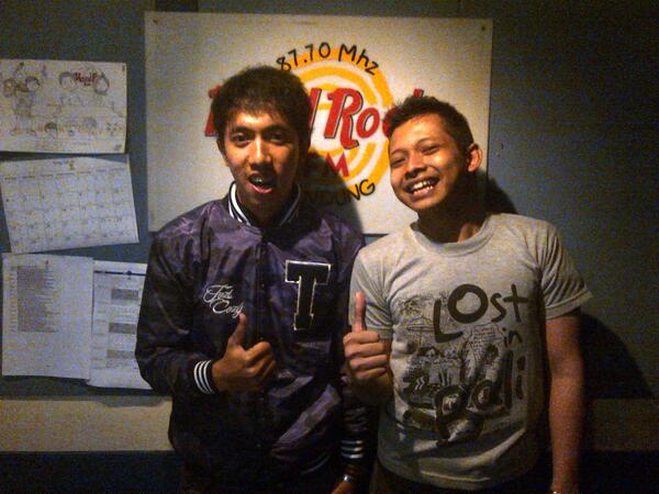 rianpite's tweet image. "@aditiyafardiana: Dukung gue dan @rianpite dari tim sparta perkumpulan @BCD_Utama di #fridayversus @hardrockfmbdg http://t.co/j4P1lpfhwC"