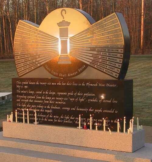Tony_Tracy's tweet photo. Remembering 26 miners killed by their employer at the #Westray mine 22 years ago today. | #NSpoli #canlab #CANLAB2014 http://t.co/bCtbvTKMJ3