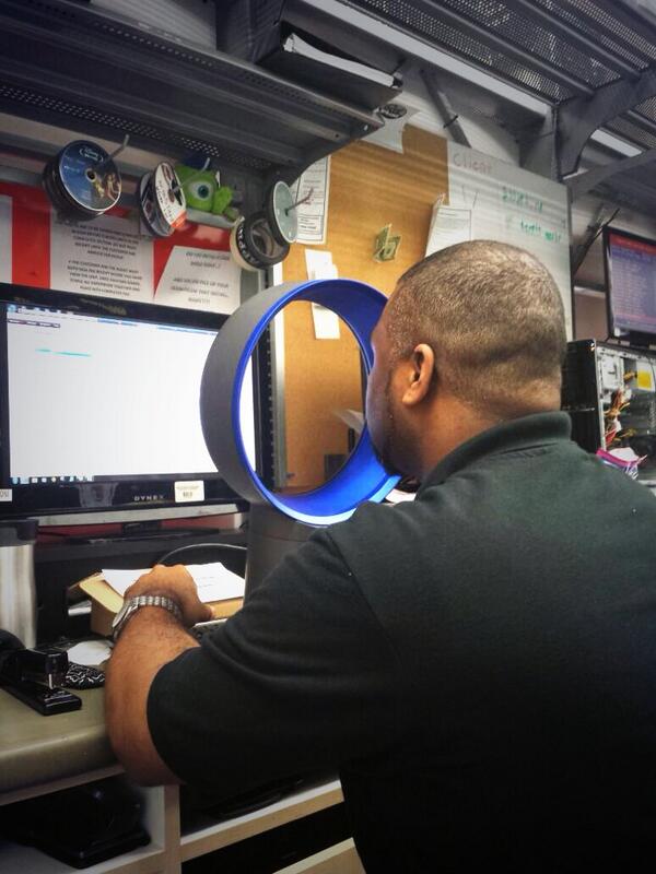 wrlowe's tweet photo. @HankKnowsSports @joerehana could totally see joe doing this out at sea! http://t.co/jtwo8wuFej