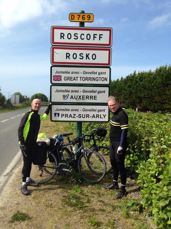 WhiteJona's tweet photo. 102km to Roscoff. Got to Morlaix, felt good, so carried on to end a day early. Going to eat a horse (not literally). http://t.co/bbeLGHSl6r