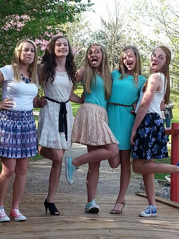 catlewis6's tweet photo. Throwback ⭐️❤️ http://t.co/TfB1OEn9pp