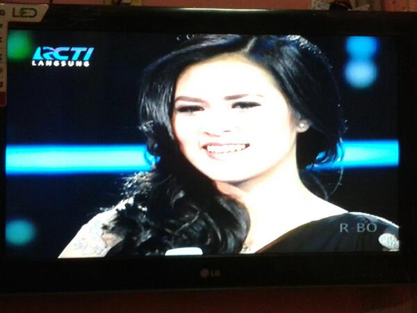 yourRAISA_Smrg's tweet photo. Siapa yg setuju wanita ini luar biasa cantiknya RT coba ! :3 http://t.co/EPe6I5fZJn