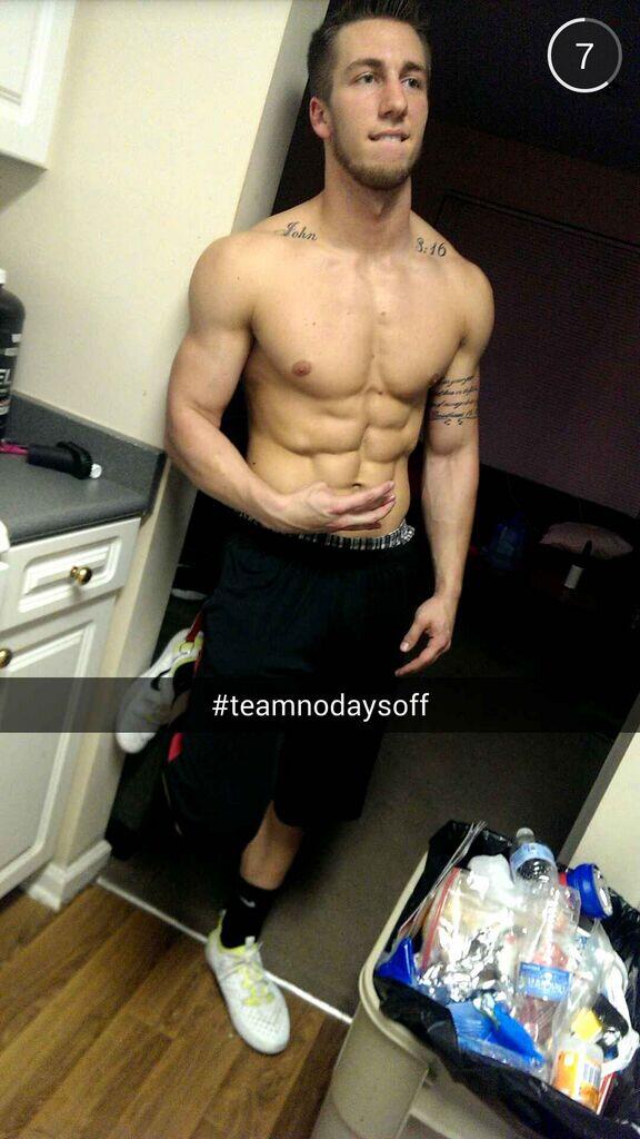 BlakeLatiolais's tweet photo. Getting better one day at a time @ALLMAX #physique2015 #allmaxnutrition #Laroning #TNDO #muscleprime #hexapro http://t.co/IuiqVQ2sYf