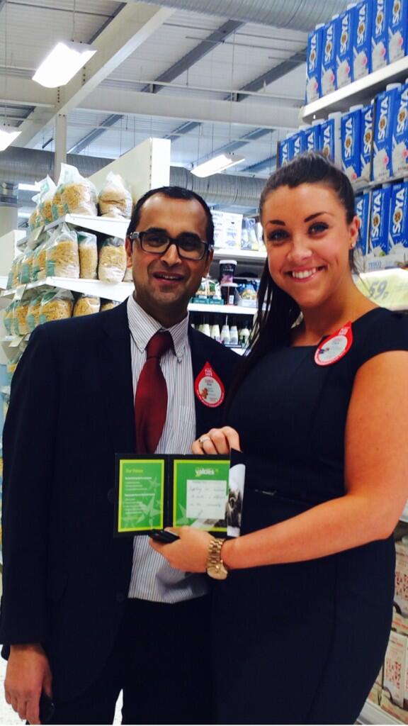 Service superstar Vim <a href="/SpringhillTesco/">Springhill Brum 6227</a> <a href="/G4vnn/">Gavin Pike</a> @24SSSTesco