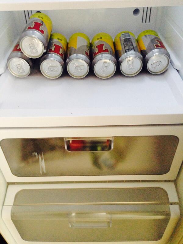 M1ck_Dundee's tweet photo. Cheers for the carry out @GavD_10  I don't even drink T http://t.co/NViClJm6p9