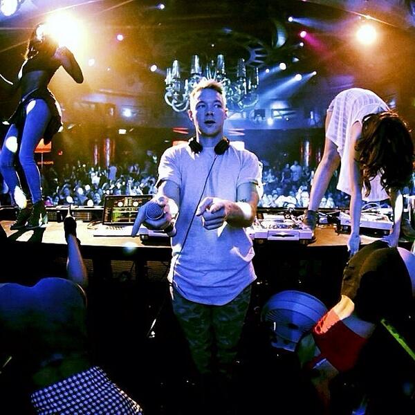 ItsVegasBound's tweet photo. "I'm gonna need a couple more girls over here" - Caption this @diplo pic http://t.co/pYCdgc9iHR