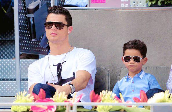 MotivacionesF's tweet photo. Cristiano Ronaldo y su hijo... http://t.co/MEt8y0blFN