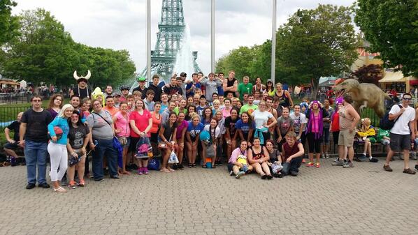 missford306's tweet photo. #bchs14 #kingsIsland obligatory group photo. http://t.co/FrEyEXC8ku