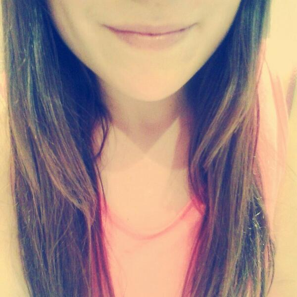 sarahcueva_'s tweet image. Buenas nochesss! #TwitteOff :'(