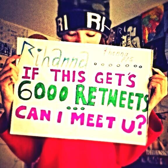 JadeJenningsxx's tweet photo. @rihanna deal? Worth a try lol, Navy RT 😏😂🙌 http://t.co/yjPiiCFBV1