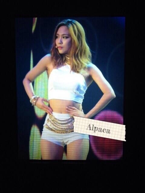 BnON5s2CIAADM7X.jpg:large